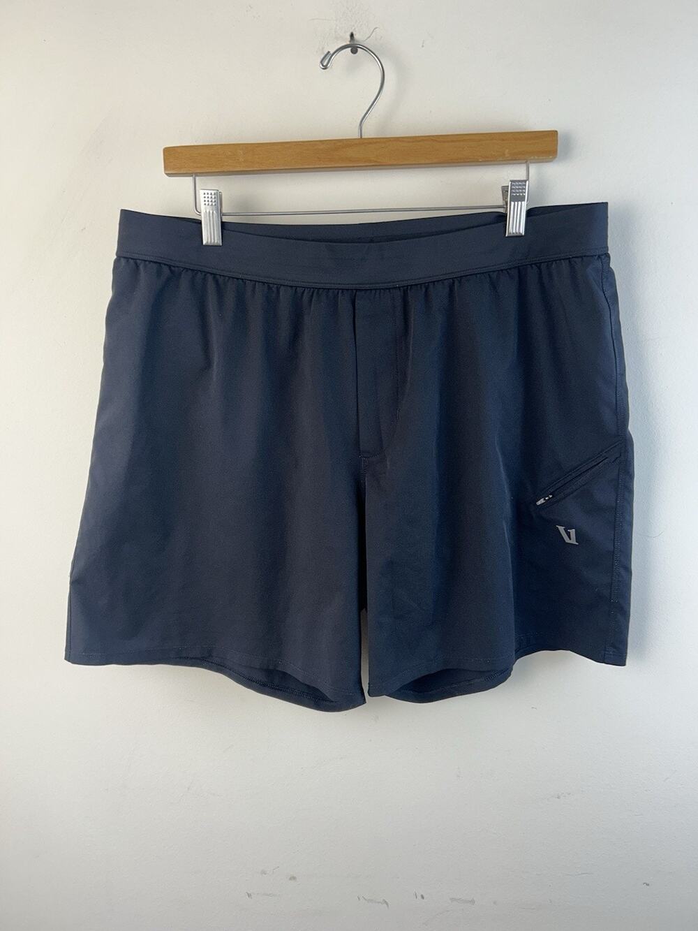 Vuori v3022 Qualify Run Black Short Lined 6” Athletic Size Men’s XL Gym Workout